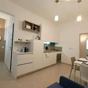 Firsthouse - Nel Centro Storico Con Parcheggio Gratuito Apartamento Siena